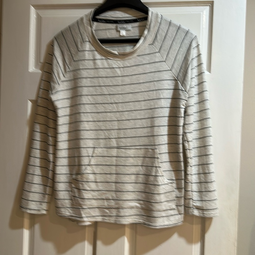 Super cute and comfy lounge set - size large